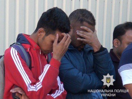 У Києві затримали нелегалів-вболівальників (відео)