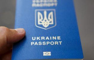 Біометричні паспорти обіцяють виготовляти за тиждень