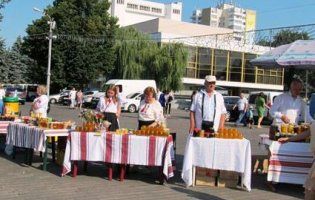 Лучани відзначають свято Медового Спаса (фото)