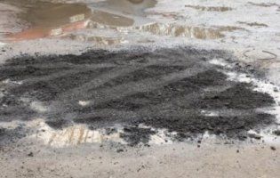 У Луцьку дощ розмив асфальт