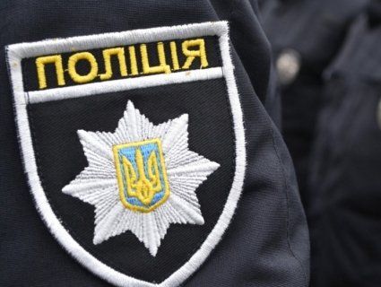 У Києві п’яні молодики напали на перехожих, а потім неадекватно відреагували на копів
