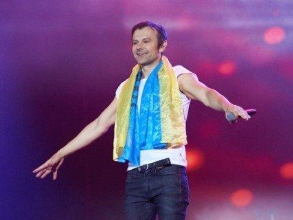 Святослав Вакарчук новою піснею заявив про бажання йти на президентські вибори (відео)