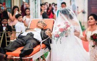 На Філіппінах смертельно хворий батько на ношах відвів доньку-наречену до вівтаря (відео)