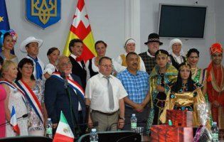У Луцьку офіційно зустріли учасників фестивалю «Поліське літо з фольклором» (фото)