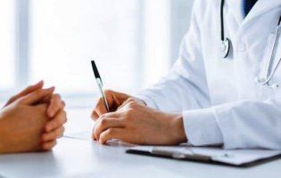 Українські лікарі-підприємці почали активно підписувати договори з Нацслужбою здоров'я