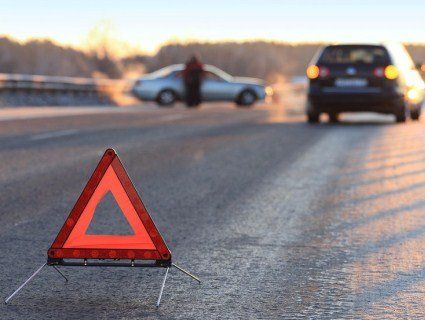 У Києві водій скутера, через якого три авто потрапили у ДТП, втік з місця пригоди