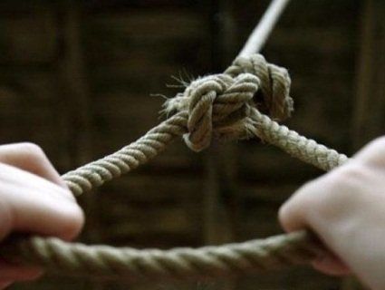 Вагітна і побита: на Одещині 15-річна дівчинка покінчила життя самогубством