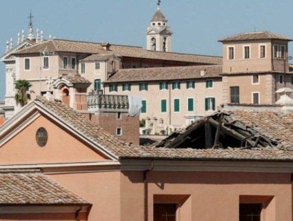 Рим руйнується: обвалився дах старовинної церкви, популярної серед молодят