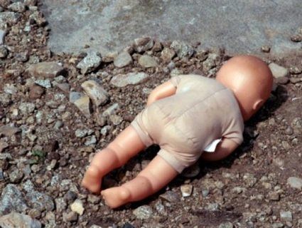 Жорстоко познущалась, а потім вбила свою новонароджену дитину