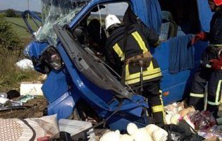 В страшній аварії на Прикарпатті загинули троє людей, двоє – маленькі діти