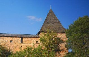 У Луцьку реставрують вежу Чорторийських та монастир єзуїтів