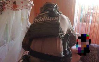 Поліція: бердичівський виродок, який знімав у порно 8-місячну дочку, її ще й ґвалтував