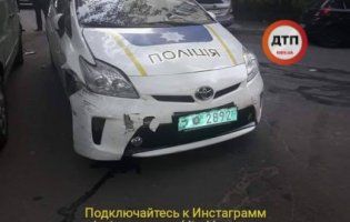 У Києві патрульний заснув за кермом і потовк чотири машини (фото)