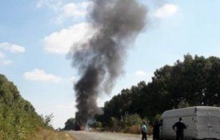 На Сумщині спалахнув автобус, повний дітей (фото)