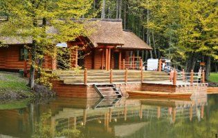 «Бойовик» зі стріляниною і «тітушками»: що відбувалося минулої ночі в заказнику «Воротнів» на Волині (фото, відео)