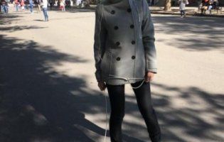 В Миколаєві дівчина гуляла… з праскою на мотузці (фото)