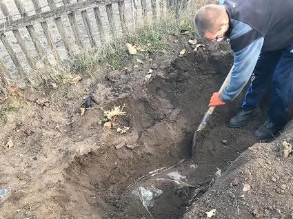 В  Кривому Розі росіянин на власному городі закопував трупи