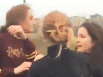 На Рівненщині дівчата-підлітки влаштували криваве побоїще (відео)