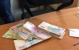 На Волині на одержанні хабара затримано начальника лабораторії органу сертифікації (ФОТО)