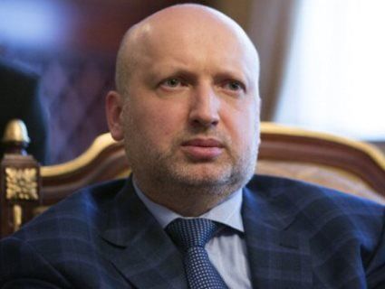 Турчинов посміявся над кремлівськими санкціями проти України: «Налякали їжаків голим задом»