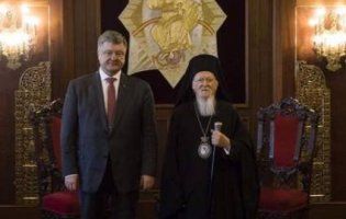 Порошенко з Варфоломієм підписали угоду про створення незалежної УПЦ
