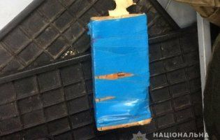 На Прикарпатті до колишньої жінки прийшов із вибухівкою у руках