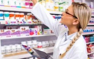 Вата, шприци, крапельниці: які ще товари можуть зникнути з аптек