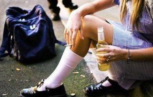 В Одесі п’яну школярку відвезли з Макдональдсу до лікарні