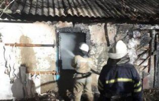 На Київщині двоє маленьких дітей згоріли заживо