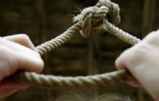 Пенсіонерка повісилася, бо не отримала субсидію