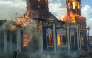 У Миколаєві церква баптистів спалахнула під час служби (фото, відео)