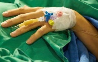 У школі Рівного працюють епідеміологи після смерті молодої вчительки від блискавичного менінгіту