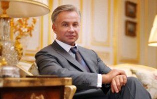 Нещасливих — звільняють: відомий мільярдер веде сліжку за своїми працівниками