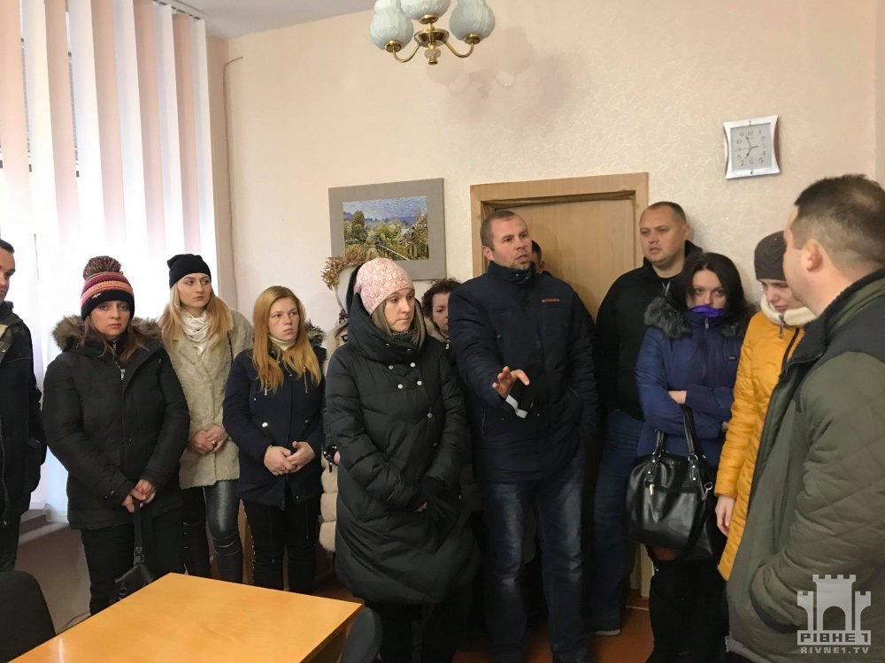 У Рівному батьки вимагають карантин