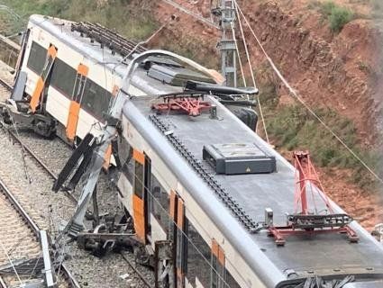 Троща потяга в Іспанії: пасажирський поїзд злетів із колії, є загиблі