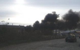 У Виноградові страшна пожежа: палають склади (відео)