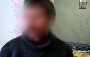Світ шкереберть: на Київщині батько ґвалтував доньок на пару з кумом (відео)
