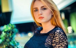 Міс «Солодка Вата»: у Мережі спливли фото молодої коханки ватажка «ДНР» Пушиліна