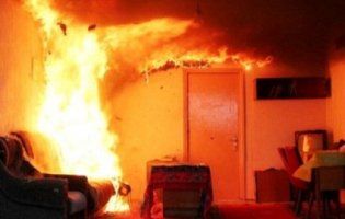 Страшна трагедія на Волині: у палаючій хаті опинилися діти, одна з них загинула