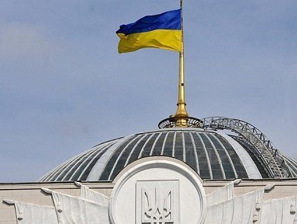 Верховна Рада схвалила введення воєнного стану в Україні