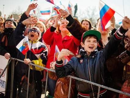 Рубль падає, а третина росіян вірило, що країну чекає успіх