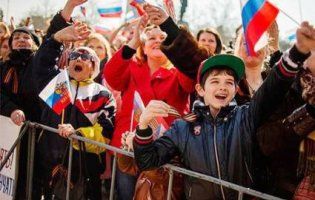 Рубль падає, а третина росіян вірило, що країну чекає успіх