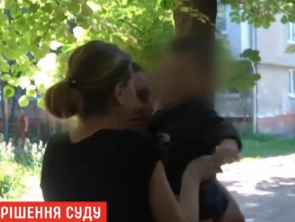 На Сумщині судили жінку, яка погрожувала відтяти голову чужій дитині