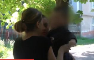 На Сумщині судили жінку, яка погрожувала відтяти голову чужій дитині