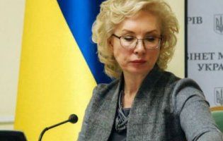 Перепрацювала: омбудсмен Людмила Денісова знепритомніла в прямому ефірі (відео)