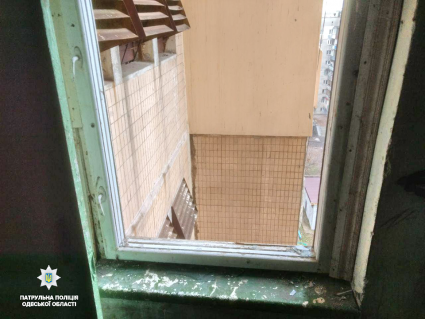 На Одещині самогубця вистрибнув з вікна багатоповерхівки з 11-го поверху.