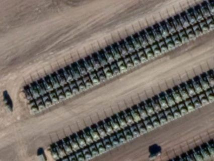На кордоні з Україною Росія розмістила сотні бойових танків:  підготовка до збройного вторгнення?