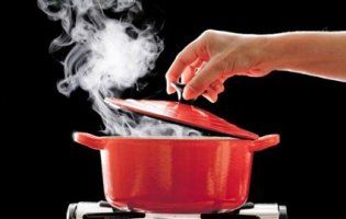 Жах: семимісячне немовля перевернуло на себе каструлю з окропом