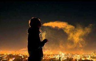 Дожилися: за куріння на балконі хочуть ввести штраф