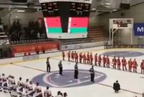 Це ж треба: на хокейному матчі замість гімну Білорусі ввімкнули пісню з мультфільму 